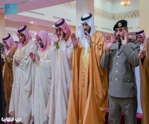 وكيل إمارة منطقة الباحة يؤدي صلاة الإستسقاء مع جموع المصلين في جامع الملك فهد