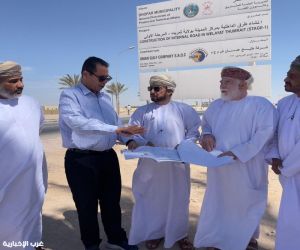 والي ثمريت يقف ميدانيًا على تقدم أعمال مشروع الطرق الداخلية بالولاية