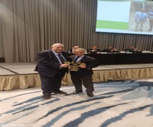 الاتحاد الدولى للياقة البدنية وكمال الأجسام يمنح الدكتور عادل فهيم جائزة التفوق الرياضى لأفضل إدارى على مستوى العالم