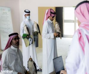 إقبال لافت على توثيق ملكية الصقور في منافسات كأس نادي الصقور 2025 بالخبر