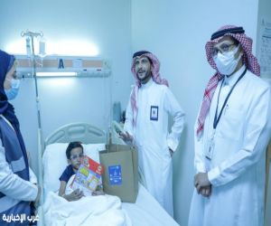 مستشفى النعيرية العام يعزّز رعاية الأطفال المنوّمين بمبادرة “ترفيه وتعليم”