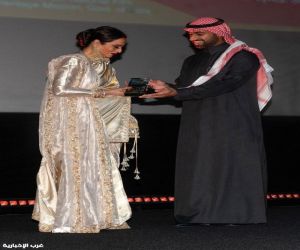 "مهرجان البحر الأحمر السينمائي 2025 يحتفي بالسينما العالمية ويكرّم النجمة الهندية ريخا"