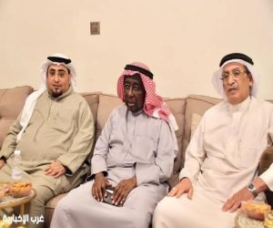 لحظة موسيقية خالدة تجمع عبدالرب إدريس ومدني عبادي