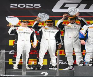 سباق الخليج 12 ساعة بأبوظبي: توقف مفاجئ للصيانة يحرم الفيصل وفريق المنار من الفوز ويؤجلهم للمركز الثاني