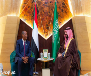 سمو ولي العهد يلتقي رئيس مجلس السيادة الانتقالي في جمهورية السودان