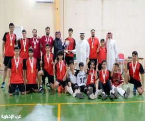 الفاروق المجاردة بطل عسير للكرة الطائرة للشباب بعد فوزه على الزيتون