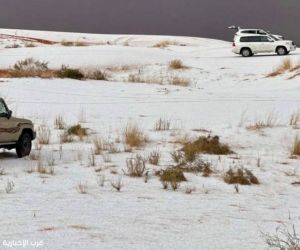 تساقط الثلوج يزين أجواء حائل المجمعة والغاط ووسط موجة برد شديدة*