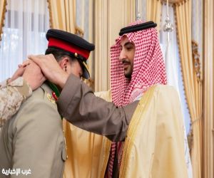 إنفاذًا للأمر الملكي .. وزير الدفاع يُقلَِّد قائد الجيش الباكستاني وسام الملك عبدالعزيز من الدرجة الممتازة
