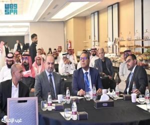 الاستدامة المالية ونمو الإيرادات".. ورشة عمل بجازان  نظَّمت غرفة جازان اليوم، ورشة عمل بعنوان "الاستدامة المالية ونمو الإيرادات.. تكامل المالية والتسويق في تطوير منشآت الأعمال"، وذلك في مدينة جيزان.  وسلطت الورشة الضوء على أبرز القطاعات الاستثمارية الواعد