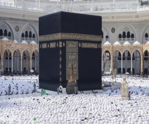 رئاسةَ الشؤون الدينية تدعو قاصدي الحرمين الشريفين إلى الإلتزام بأداب وفضائل يوم الجمعة