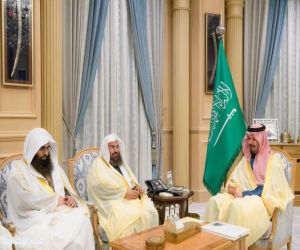 أمير المدينة المنورة يستقبل رئيس الشؤون الدينية بالحرمين ويطلَّع على أعمال وبرامج الرئاسة