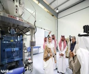 سمو الأميرة سارة بنت بندر تتفقد مصانع التمور بالمدينة المنورة