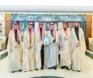 أمير المنطقة الشرقية يستقبل رئيس وأعضاء مجلس إدارة جمعية العناية بالمساجد