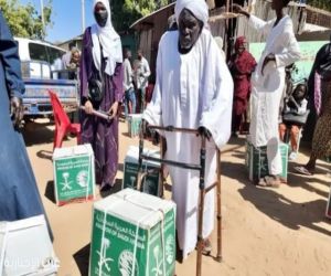 مركز الملك سلمان يوزّع 1,500 سلة غذائية بشمال كردفان