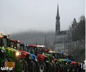 احتجاجات المزارعين في باريس.. قافلة الجرارات تصل البرلمان