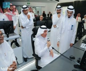 وزير "البيئة" يقف على جاهزية مشاريع المنظومة في مكة المكرمة استعدادًا لشهر رمضان ويُدشّن طائرة أبحاث الاستمطار