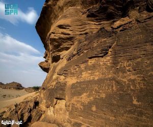 ما الموقع الأثري الذي يُعد من أكبر المتاحف المفتوحة للنقوش الصخرية؟
