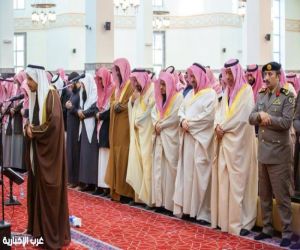 نائب أمير تبوك يؤدي صلاة الاستسقاء بجامع الوالدين"