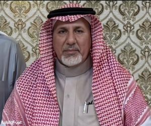 شيوخ وأعيان وإعلاميون في زيارة الشيخ عبدالله بن هلان الوردة للاطمئنان على صحته
