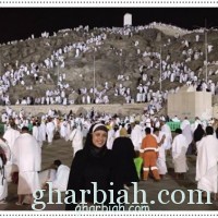  ياسمين عبد العزيز تؤدي مناسك الحج وتظهر أمام جبل عرفات " صورة "