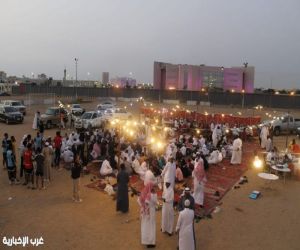 جدة :  حارة اللمبات بجدة تجسد روح التآخي في إفطارها الرمضاني السنوي