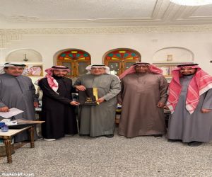 زيارة مجلس إدارة نادي أثر الثقافي للشيخ صنيتان بن دخيل ابن طواله وتكريمه بالعضوية الذهبية