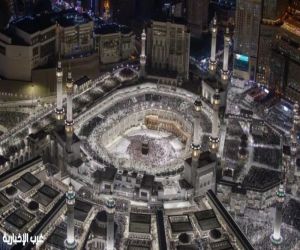 المسجد الحرام يمتلئ بالمصلين في ليلة 27 تحريًا للقدر