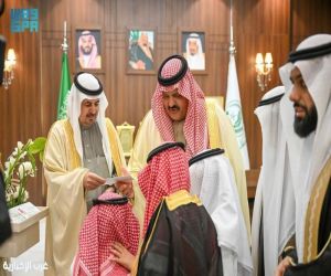 أمير حائل يستقبل أطفال جمعية رفاق الأيتام ويغمرهم بالهدايا والعيديات