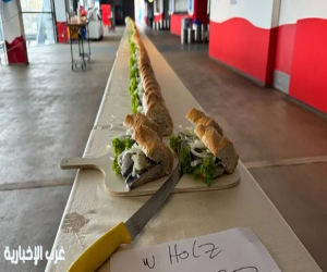 مدينة ألمانية تسجّل رقمًا قياسيًا لأطول شطيرة سمك في العالم