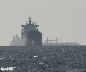 3 ناقلات نفط عملاقة تعبر مضيق هرمز