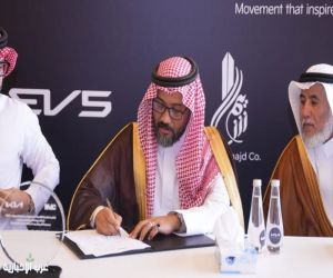 الشركة الأهلية تسلّم أول دفعة سيارات كهربائية لشركة شيم المجد ضمن توجهات الاستدامة