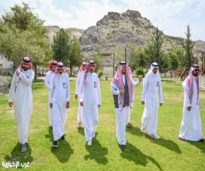 أمين الباحة يتفقد مشاريع معشوقة وبيدة استعدادًا لصيف