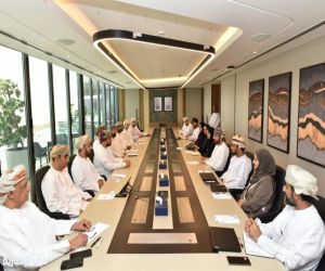 هيئة الخدمات المالية بعُمان تبحث مع المستثمرين تطوير بيئة سوق رأس المال وتعزيز الشفافية