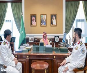 نائب أمير تبوك يستقبل قائد حرس الحدود بالمنطقة ويقلد اللواء العنزي رتبته الجديدة