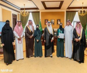 نائب أمير منطقة تبوك يستقبل الطالبات الفائزات بمعرض "آيسف 2026"