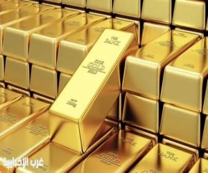 الذهب يروّض بريقه أمام الصعود النفطي ويهبط لأدنى مستوياته منذ نوفمبر الماضي