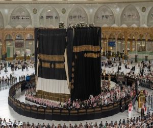 بأيدي (150) صانعًا سعوديًا.. الكعبة المشرفة تتزين بكسوتها الجديدة لعام 1448هـ