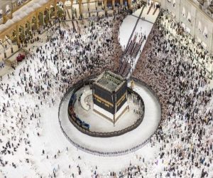 في 3 ساعات.. إتقانٌ يختصر الزمن خلال مراسم تغيير كسوة الكعبة المشرفة لعام 1448هـ