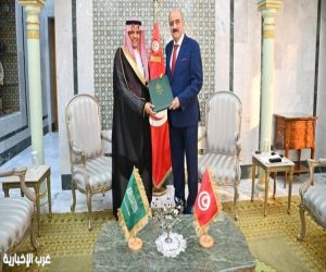 السفير البريثن يسلّم نسخة من أوراق اعتماده لوزير الخارجية التونسي