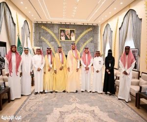 الأمير فواز بن سلطان يسلم  شهادة الامتثال لمنشآت التدريب التقني والمهني بالطائف