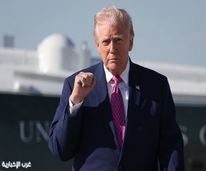 قال الرئيس الأمريكي، دونالد ترامب ، فجر الجمعة، إن «الولايات المتحدة ستشتري قريباً القمح وفول الصويا والذرة من المزارعين الأميركيين، وذلك باستخدام أصول إيرانية مجمدة بموجب العقوبات الأمريكية».  وأردف «ترامب» أن «أمريكا تمكنت من القضاء على القدرات العسكرية