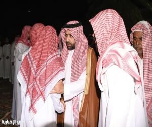 أمير جازان ونائبه يعزيان أحد منسوبي الحماية الخاصة في وفاة والدته وشقيقيه