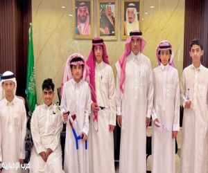 مدير تعليم الطائف يقف على سير الاختبارات بمتوسطة الجزيرة ويشيد بالجهود المبذولة