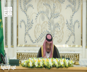 خادم الحرمين الشريفين يرأس جلسة مجلس الوزراء في جدة