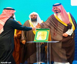 أمير منطقة المدينة المنورة يكرّم الشبل تقديرًا لإسهاماته في دعم أعمال موسمي رمضان والحج 1447هـ