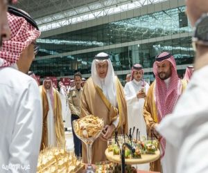 وزير "البيئة" يدشن حملة "بالتمر أبرك" لتعزيز حضور التمور في الأطباق الغذائية بالمملكة