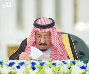 خادم الحرمين الشريفين يرأس جلسة مجلس الوزراء في جدة