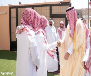 محافظ الطائف يقدم واجب العزاء لأسرة قاري