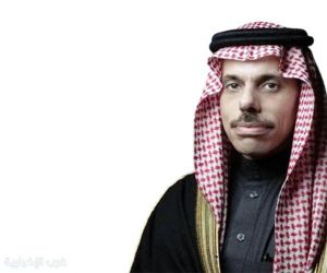 وزير الخارجية يبحث مع نظيريه القطري والتركي خفض التوترات