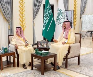 محافظ الطائف يطّلع على خطط ومشروعات الأمانة واستعداداتها لليوم الوطني